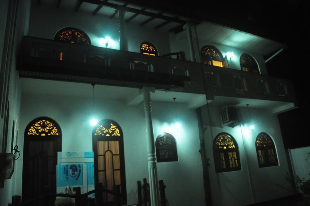 Angel Rest Hotel Mirissa Buitenkant foto